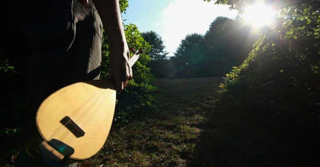 Bağlama Öğrenmeye Kaç Yaşında Başlanmalı